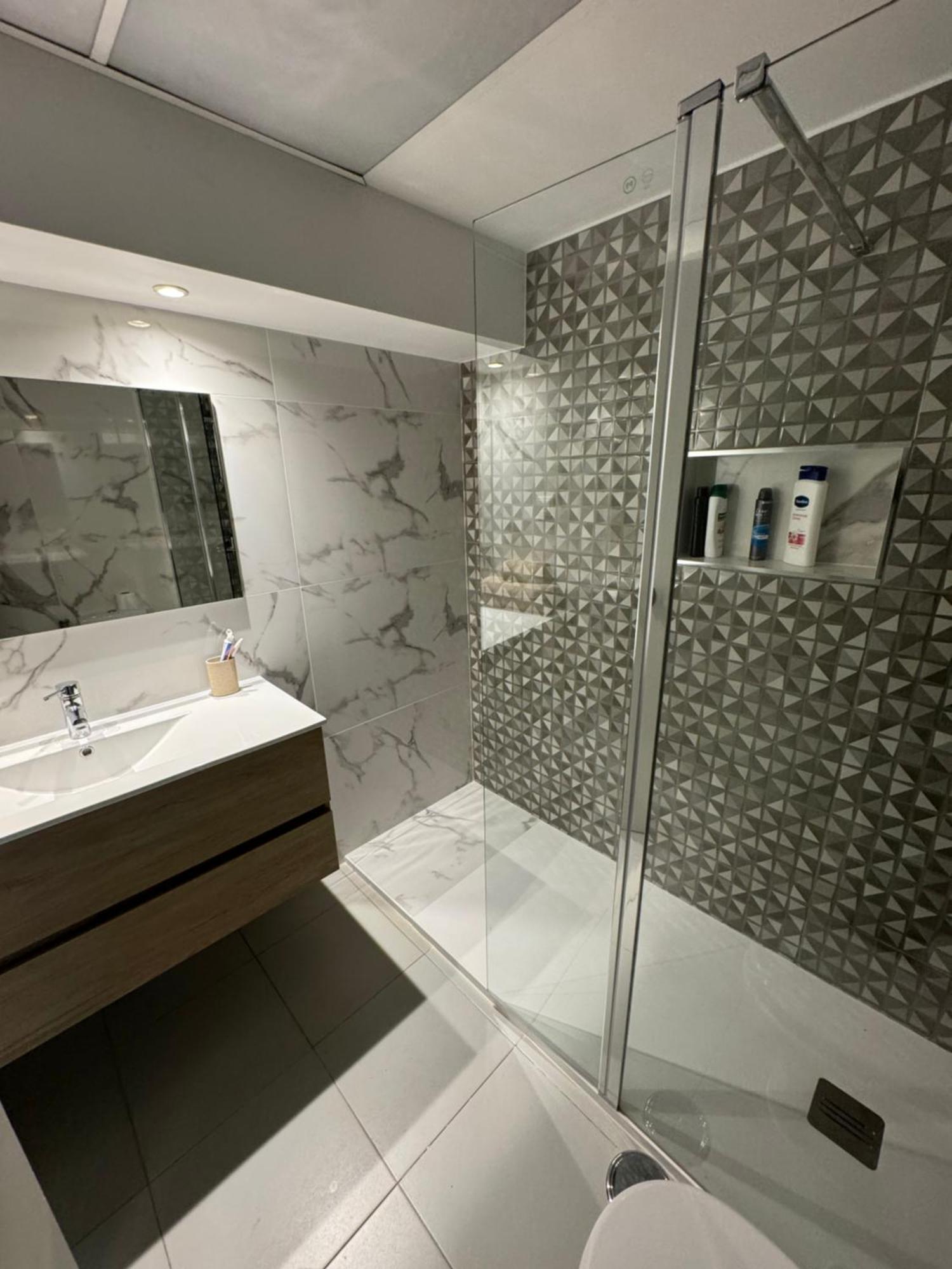 Newly Refurbished 2 Bed Appt فيلامورا المظهر الخارجي الصورة