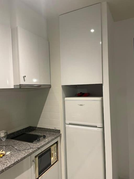 Newly Refurbished 2 Bed Appt فيلامورا المظهر الخارجي الصورة